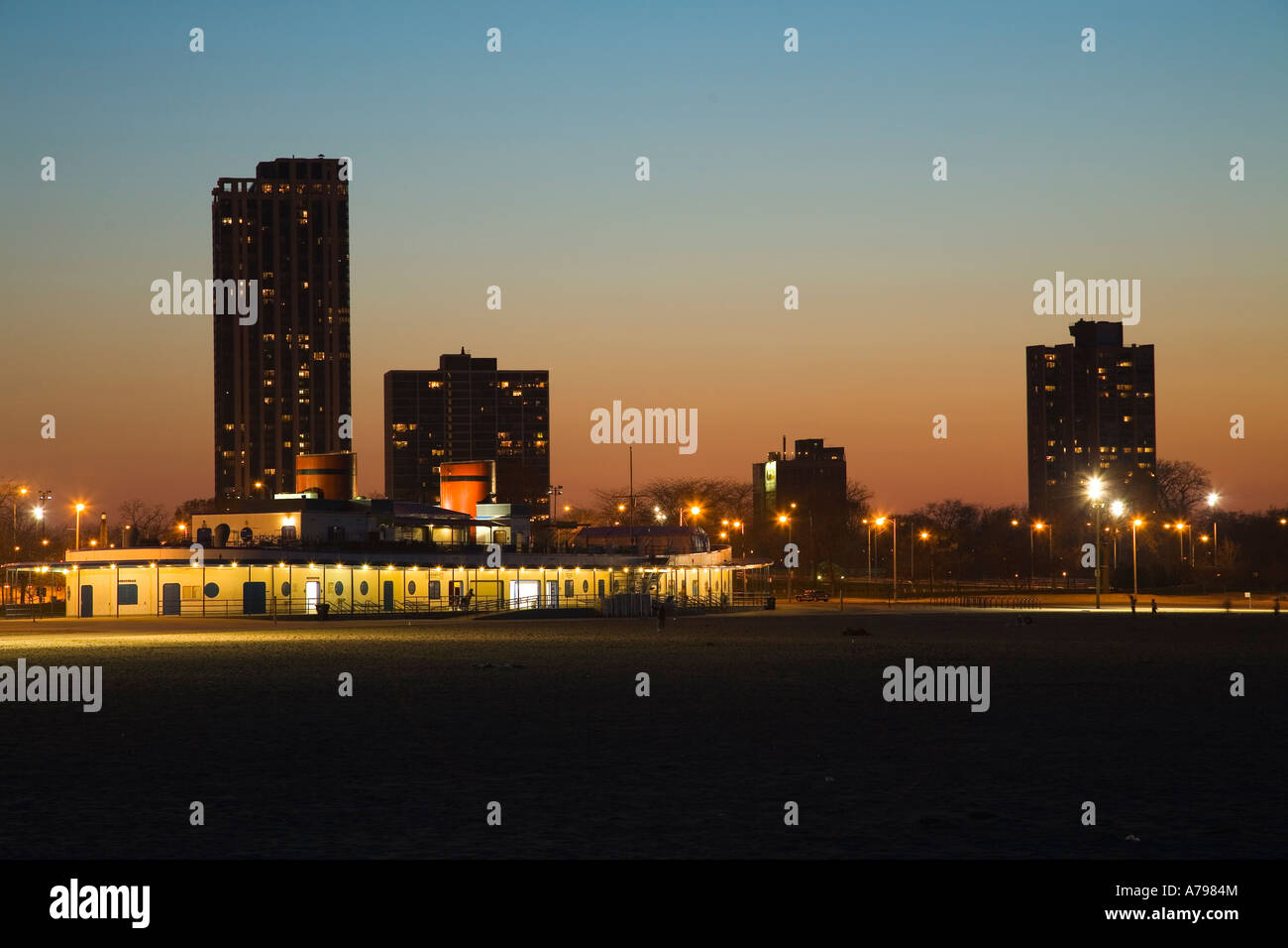 Residential house at night hi-res stock photography and images - Alamy