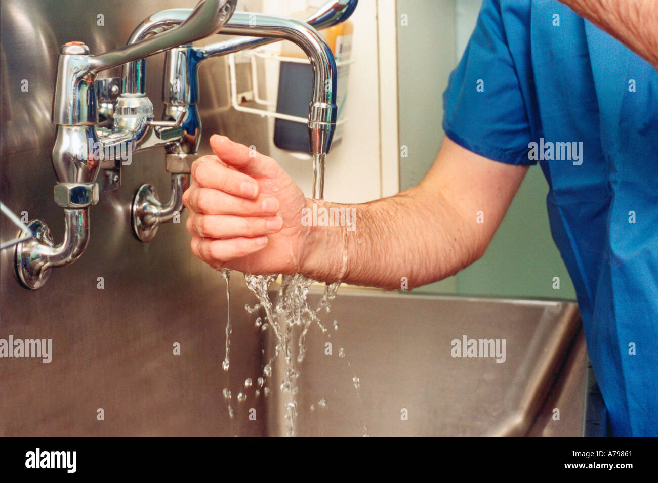Surgical handwashing hires stock photography and images Alamy