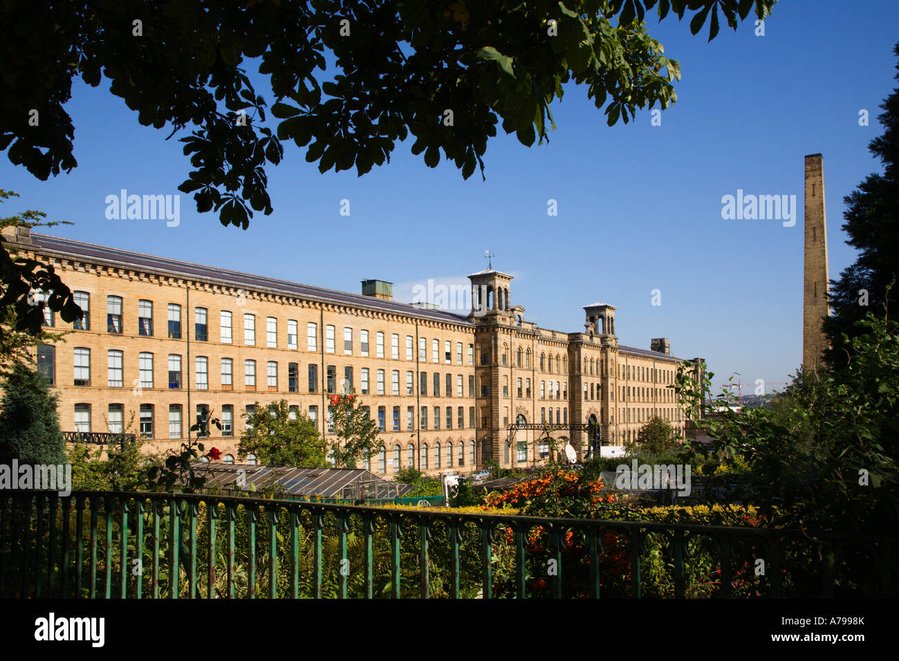 Salts Mill Art Gallery Saltaire West Yorkshire England Stock Photo Alamy