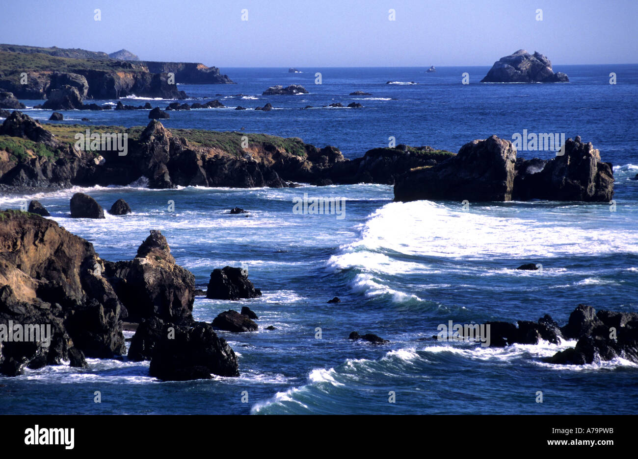 The rugged coastline of Big Sur California Pacific Ocean coast beach ...