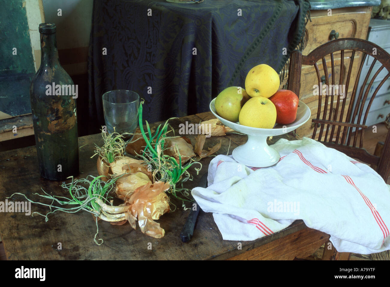 France Aix en Provence Cezanne's workroom at the Atelier Cezanne with some of the objects he used to paint Stock Photo