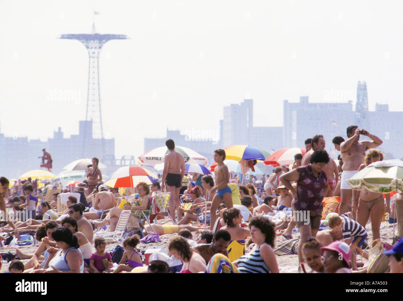 Coney island beach hi-res stock photography and images - Alamy