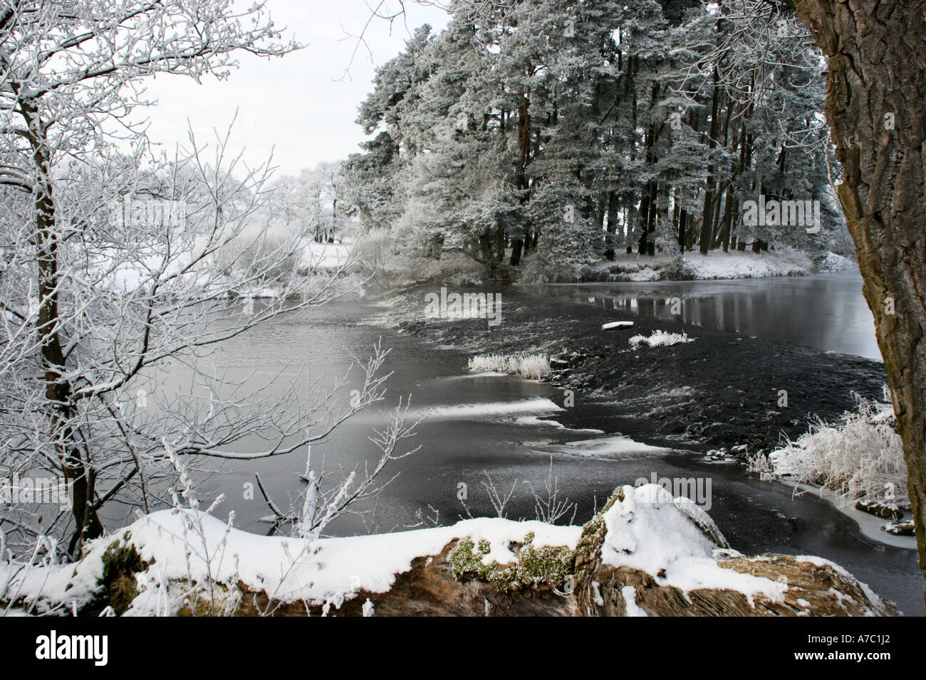 Frozen white river hi-res stock photography and images - Alamy