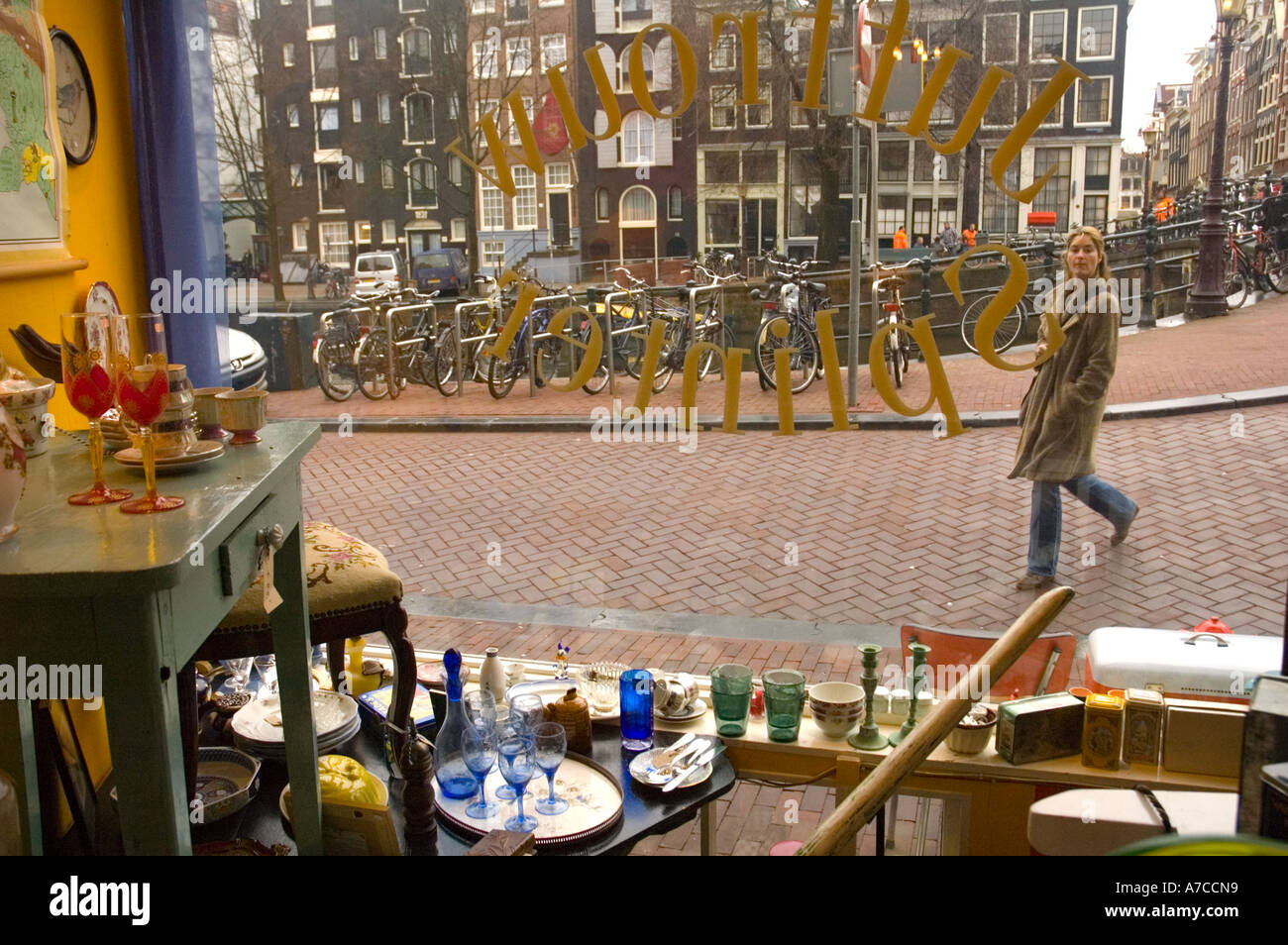 Glass splinter hand hires stock photography and images Alamy