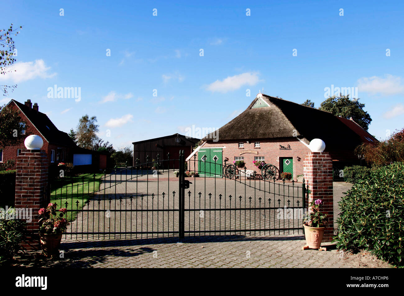 Reed roofed farm house Arle Stock Photo Alamy