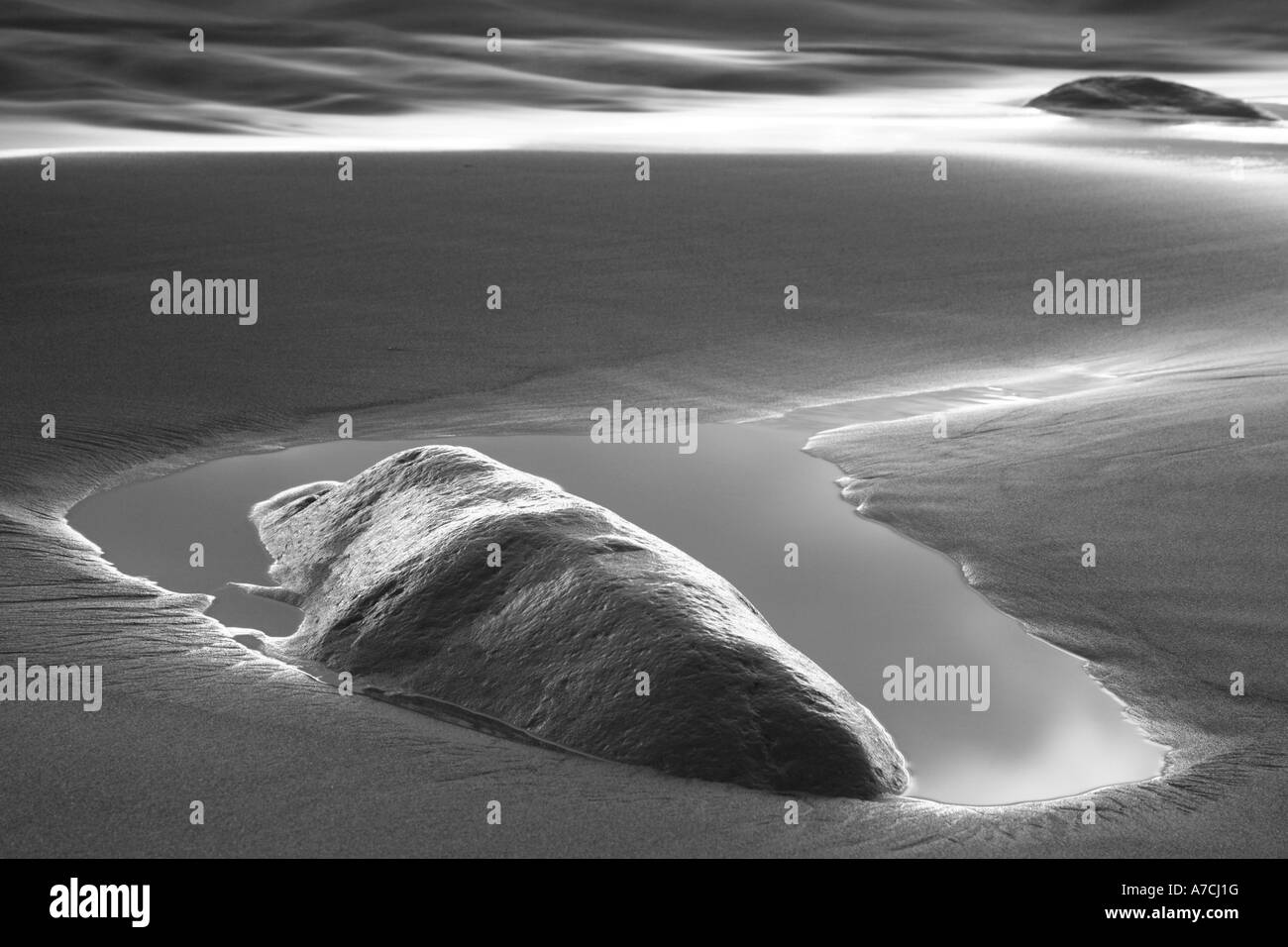 Beach scene in black and white Stock Photo - Alamy