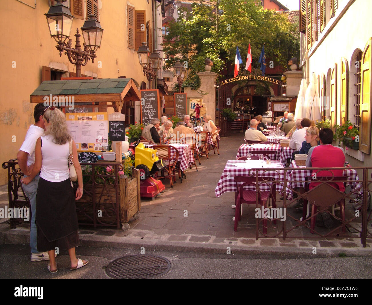 Le cochon a loreille hi-res stock photography and images - Alamy