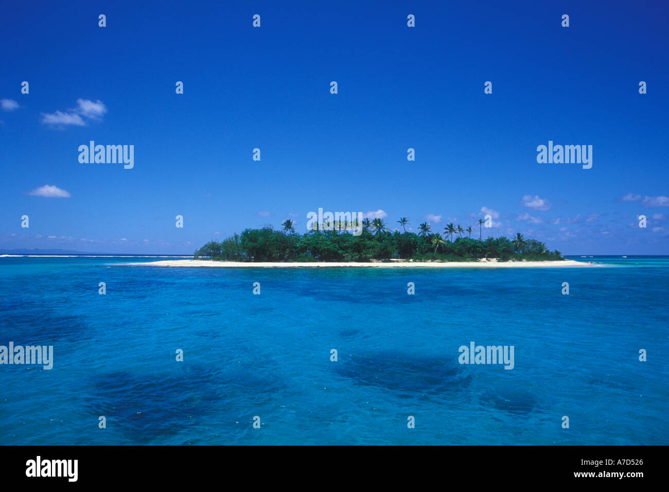 Tropical island hi-res stock photography and images - Alamy