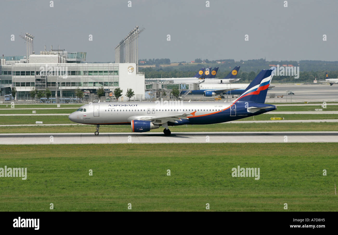 Munich, GER, 11. Aug. 2005 - The AEROFLOT Airbus of type A320 taxies to the lift of position on Munich Airport. Stock Photo