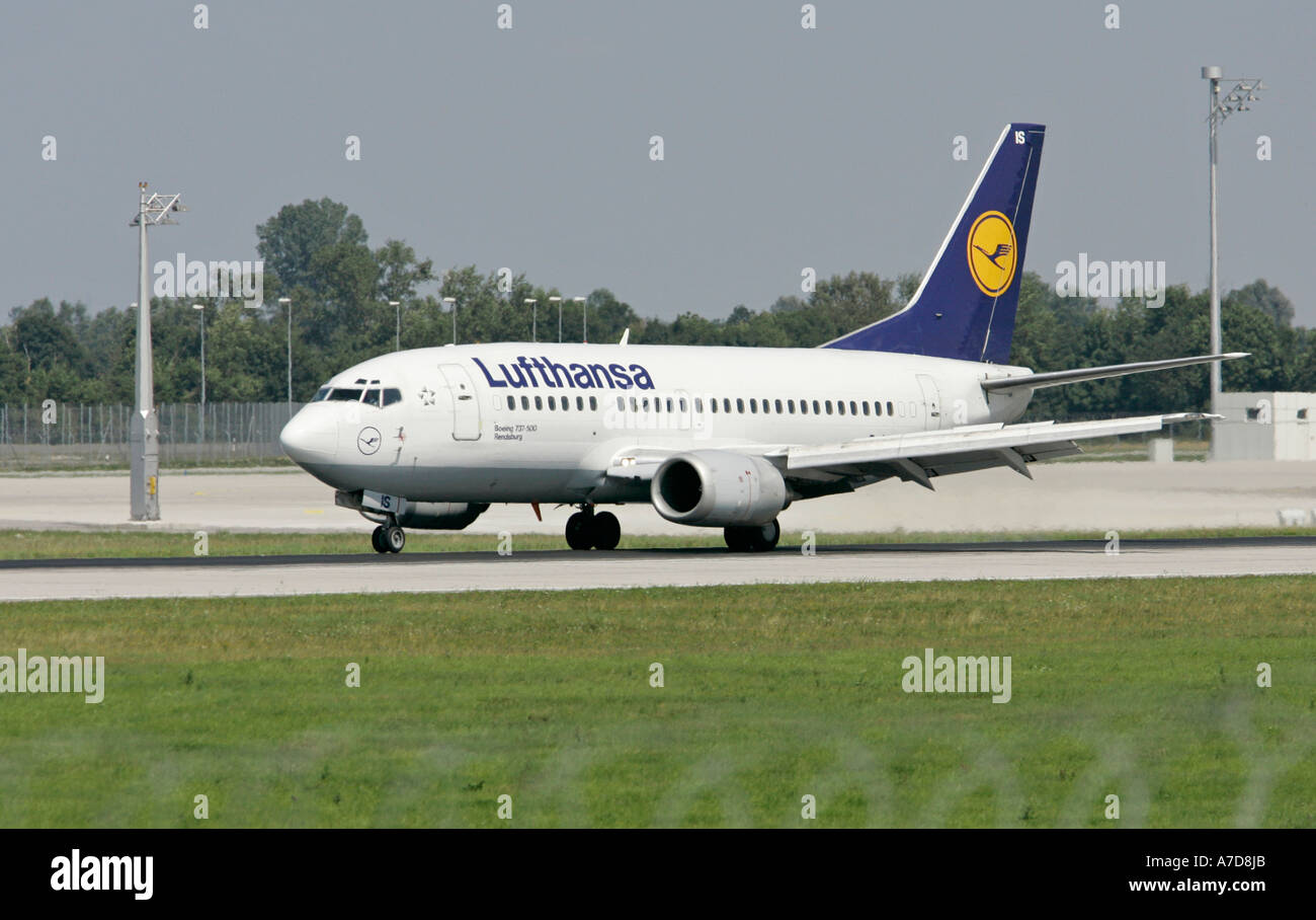 Munich, GER, 11. Aug. 2005 - The Lufthansa-Boeing RENDSBURG touch down at Munich Airport. Stock Photo