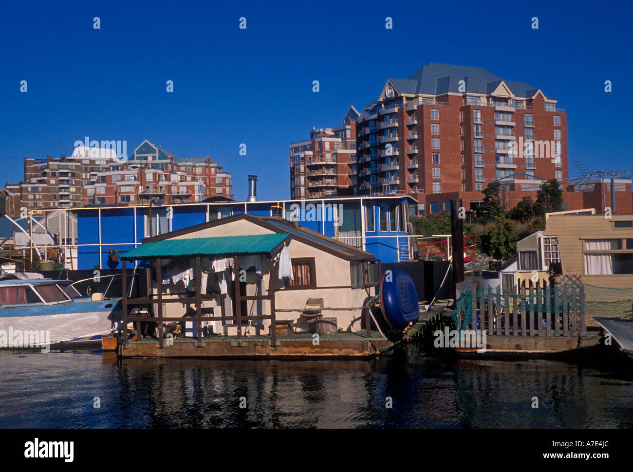 Floating home, Fisherman's Wharf, city of Victoria, Vancouver Island
