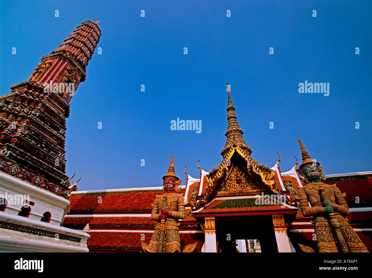 mythical giants, guarding temple, Wat Phra Si Ratana Sasadaram, Wat Phra Kaeo, Bangkok, Thailand, Asia Stock Photo