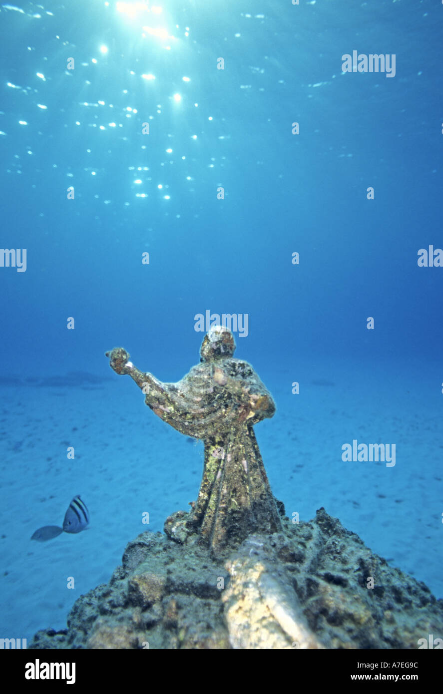 Introducir 77+ imagen underwater jesus statue cozumel Abzlocal.mx