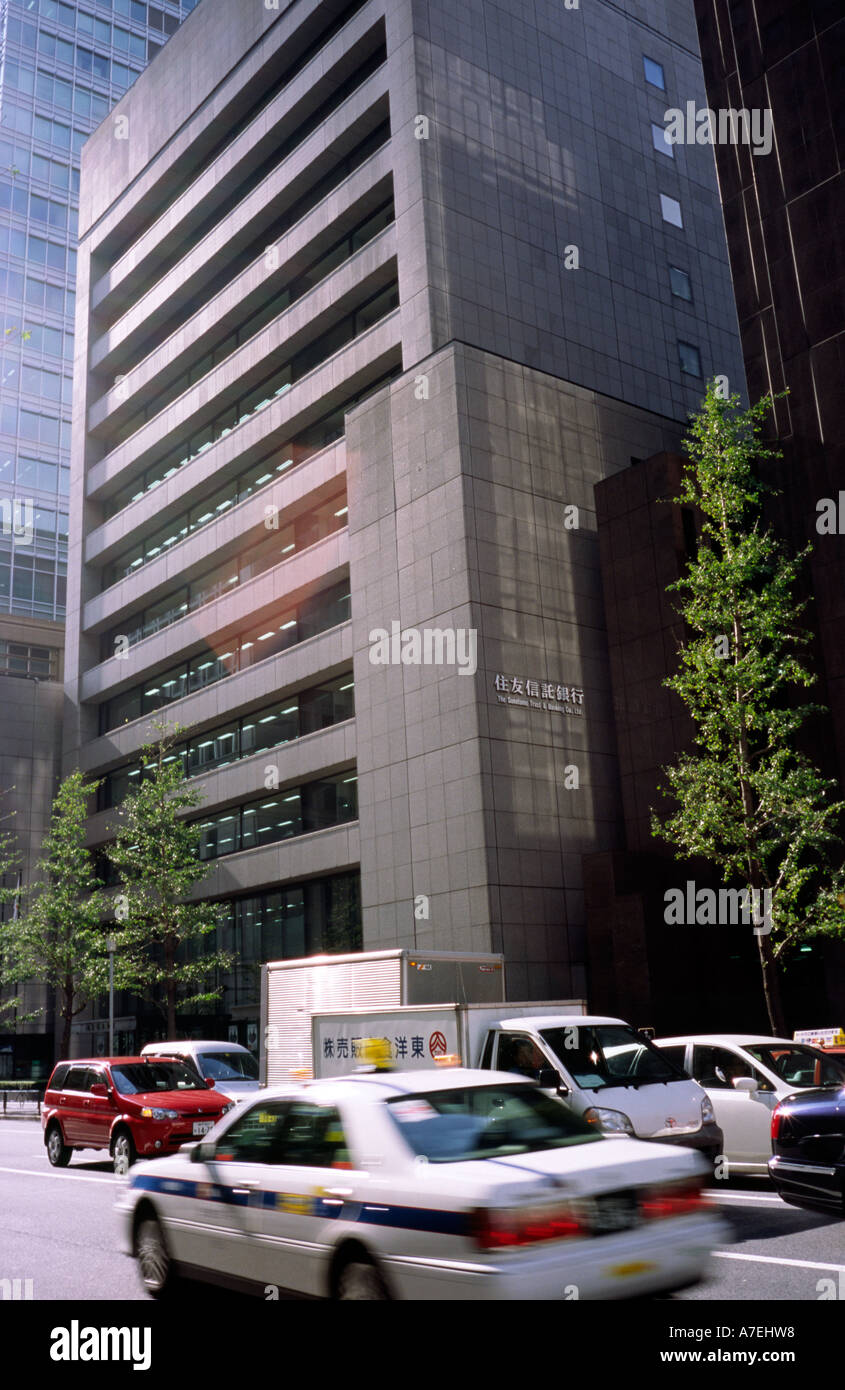 Sumitomo Trust Banking Corp [SMBC] at Tokyo's business district Marounuchi. Stock Photo
