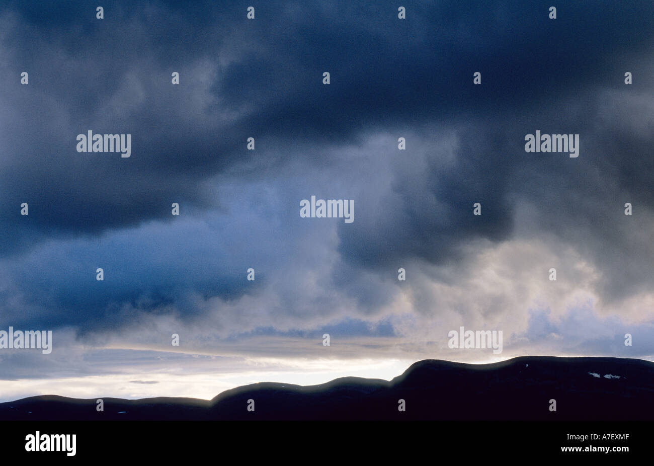 Dark sky scene hi-res stock photography and images - Alamy