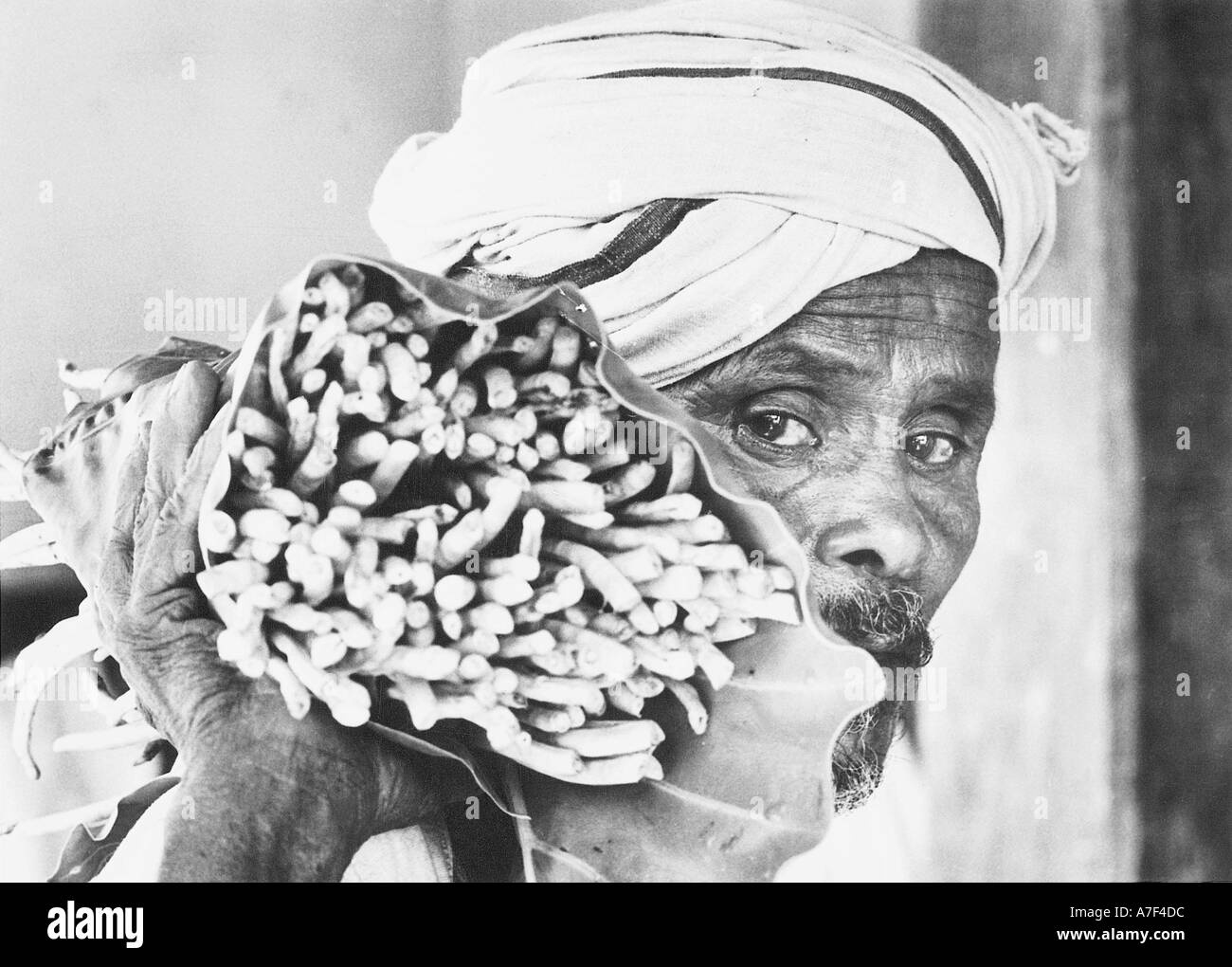 old vintage 1900s black and white pictures Life in India Indian life ...