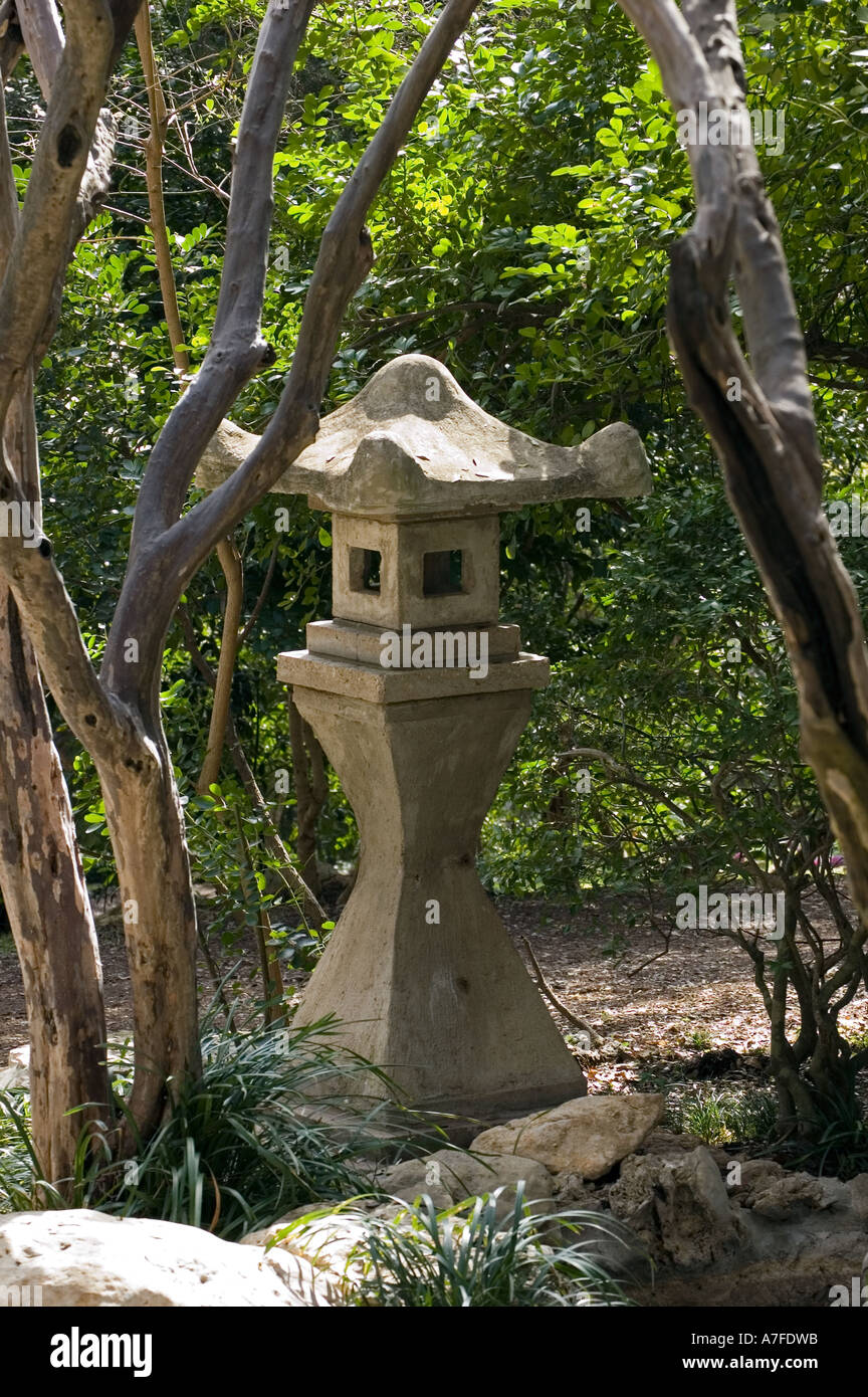 Japanese garden sculpture Stock Photo Alamy