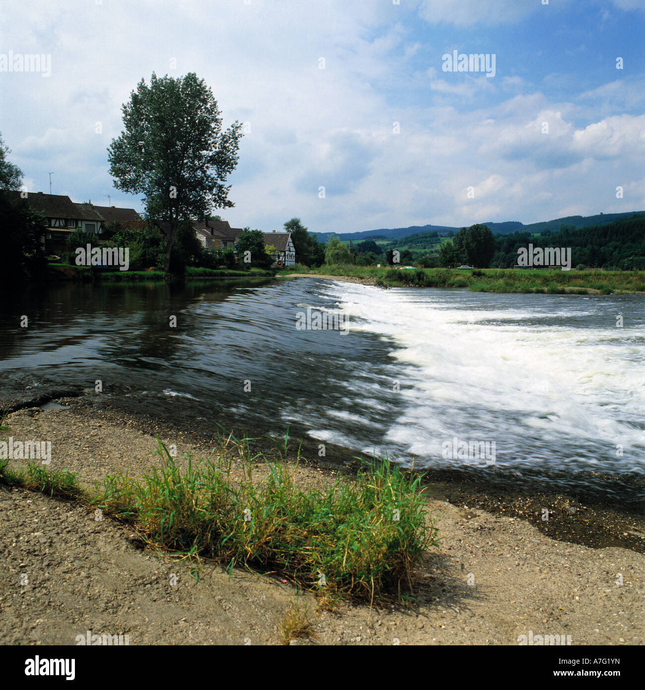 Flusslandschaft der Sieg bei WindeckDattenfeld, Naturpark Bergisches Land, NordrheinWestfalen