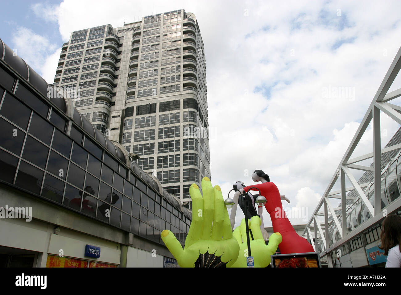 Giant inflatable figures dance along Canal Walk in Swindon during the finale of the Swindon Festival Stock Photo