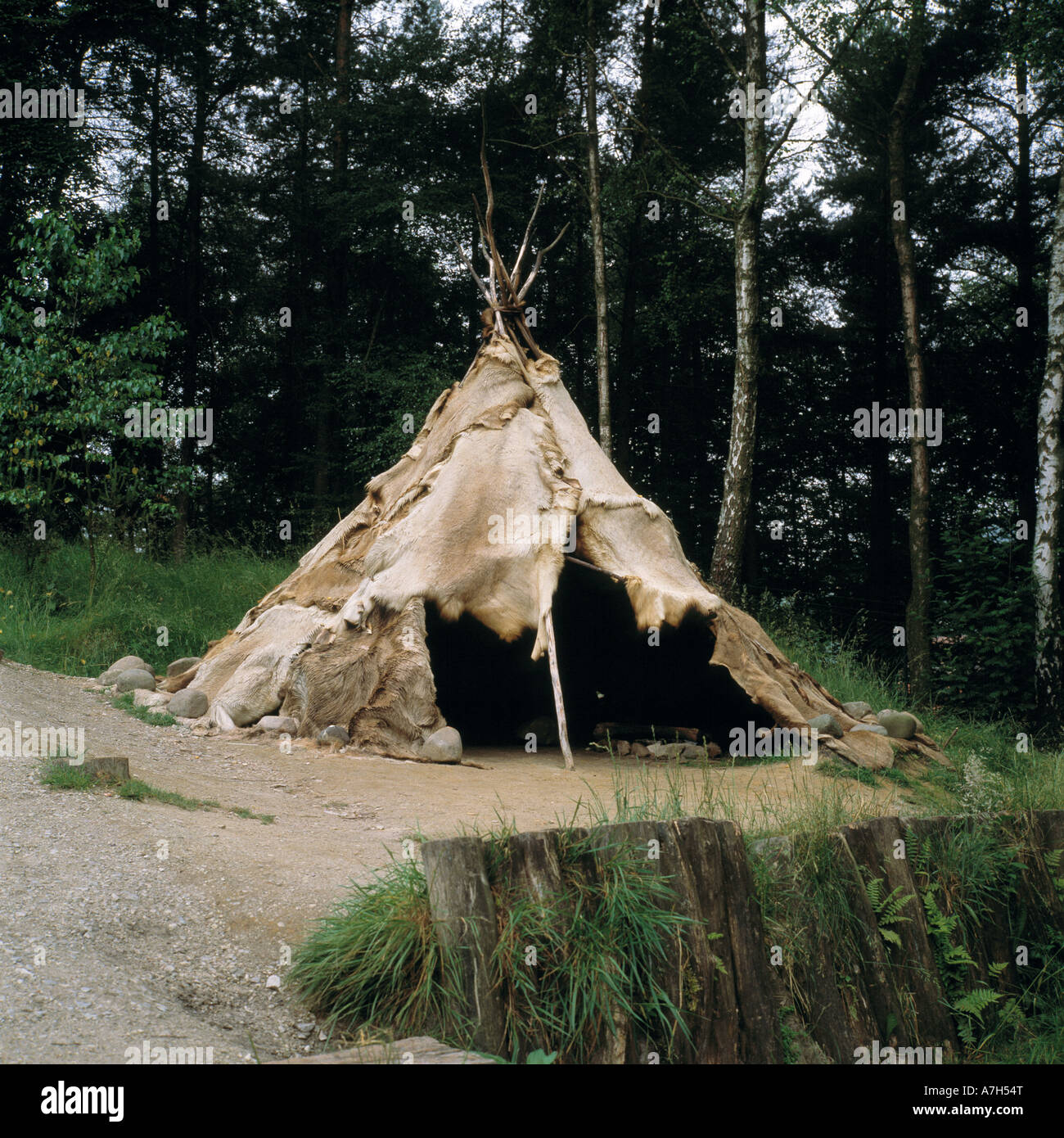 Animal hide tent hi-res stock photography and images - Alamy