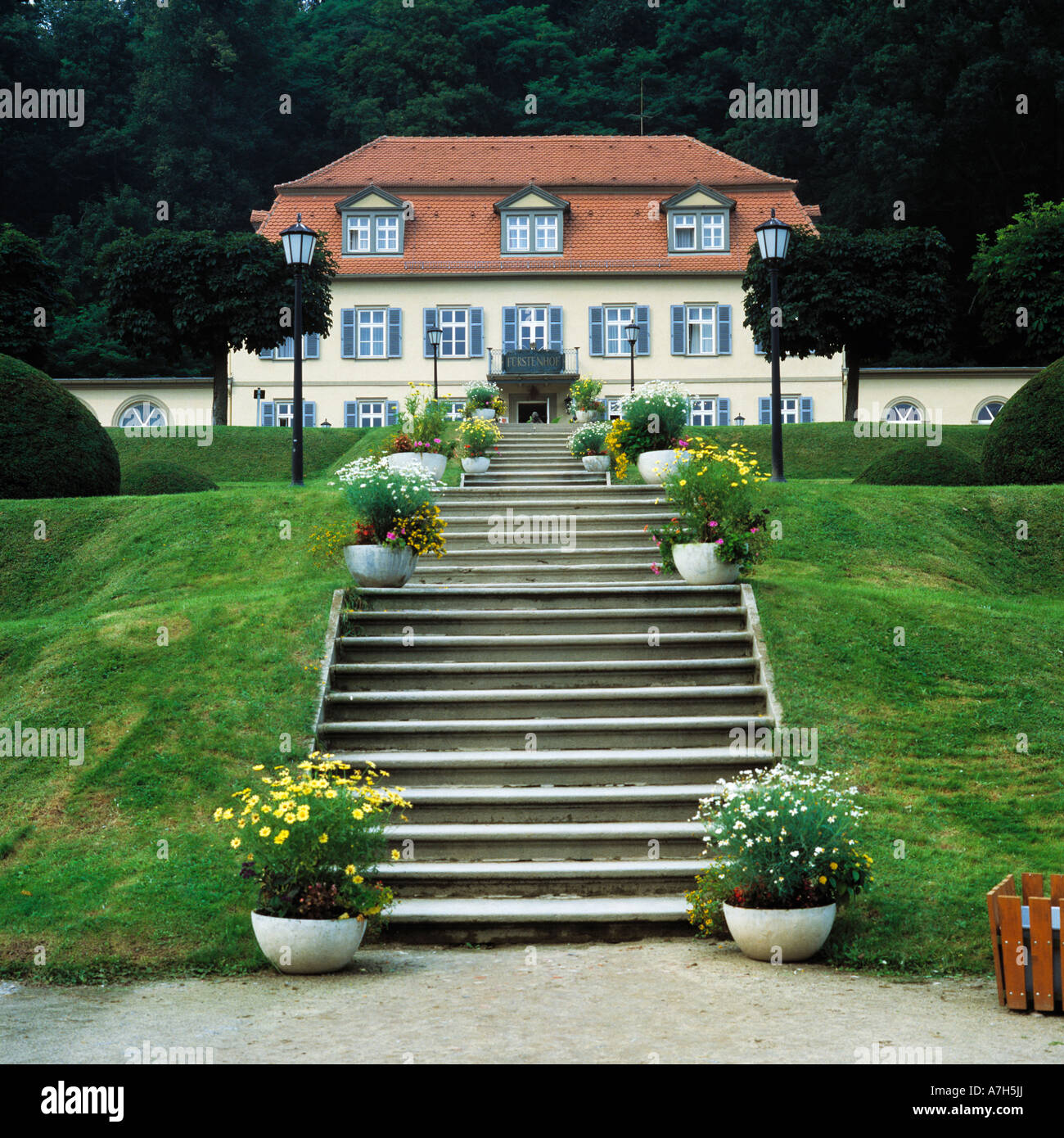 Kurpark mit Schlosshotel Fuerstenhof im Staatsbad Bad Brueckenau ...