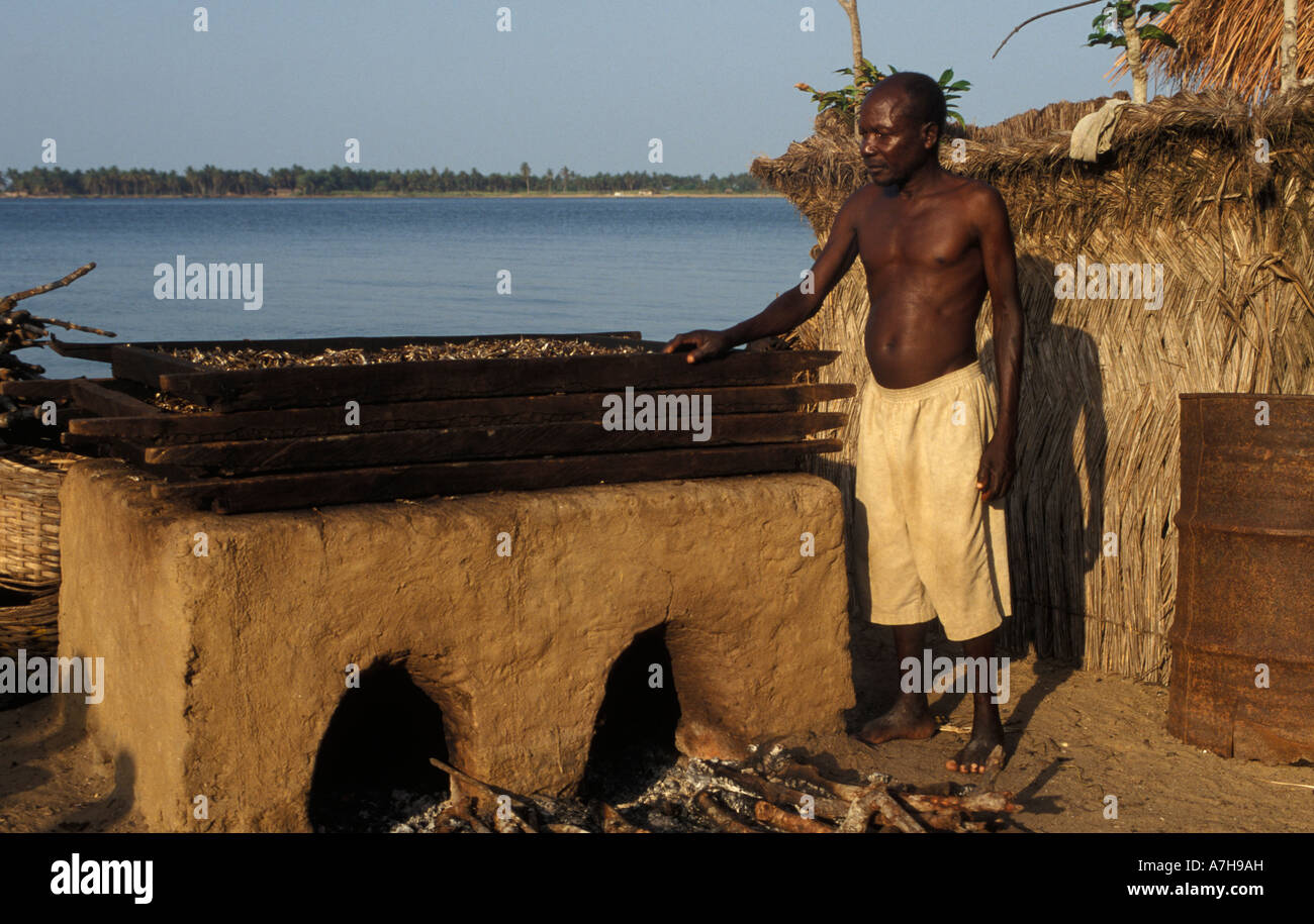 Smoking fish west africa hires stock photography and images Alamy