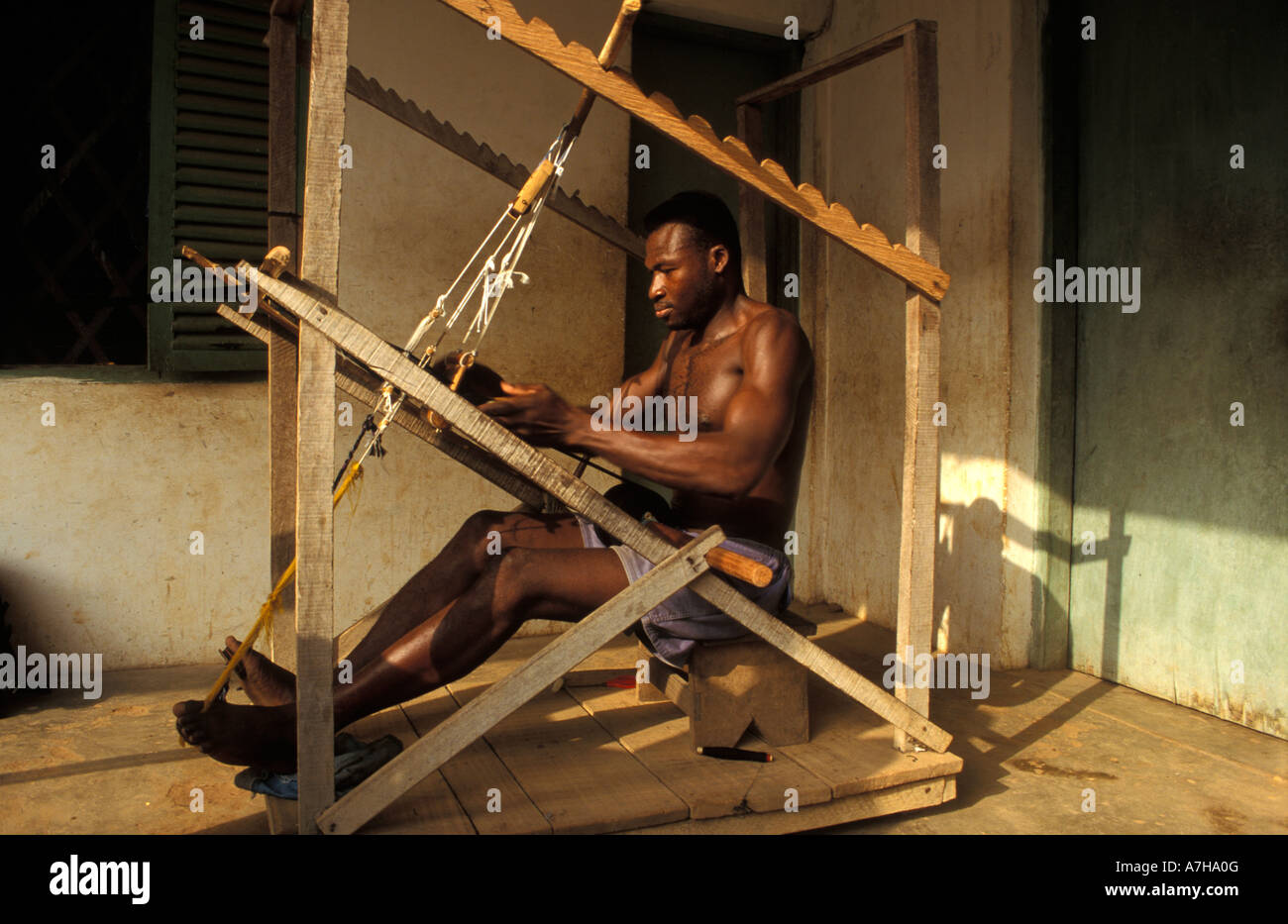 Kente cloth weaving, Bonwire, Ashanti, Ghana Stock Photo Alamy