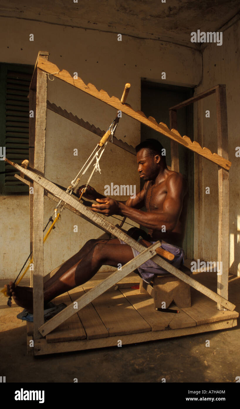 Kente cloth weaving, Bonwire, Ashanti, Ghana Stock Photo Alamy