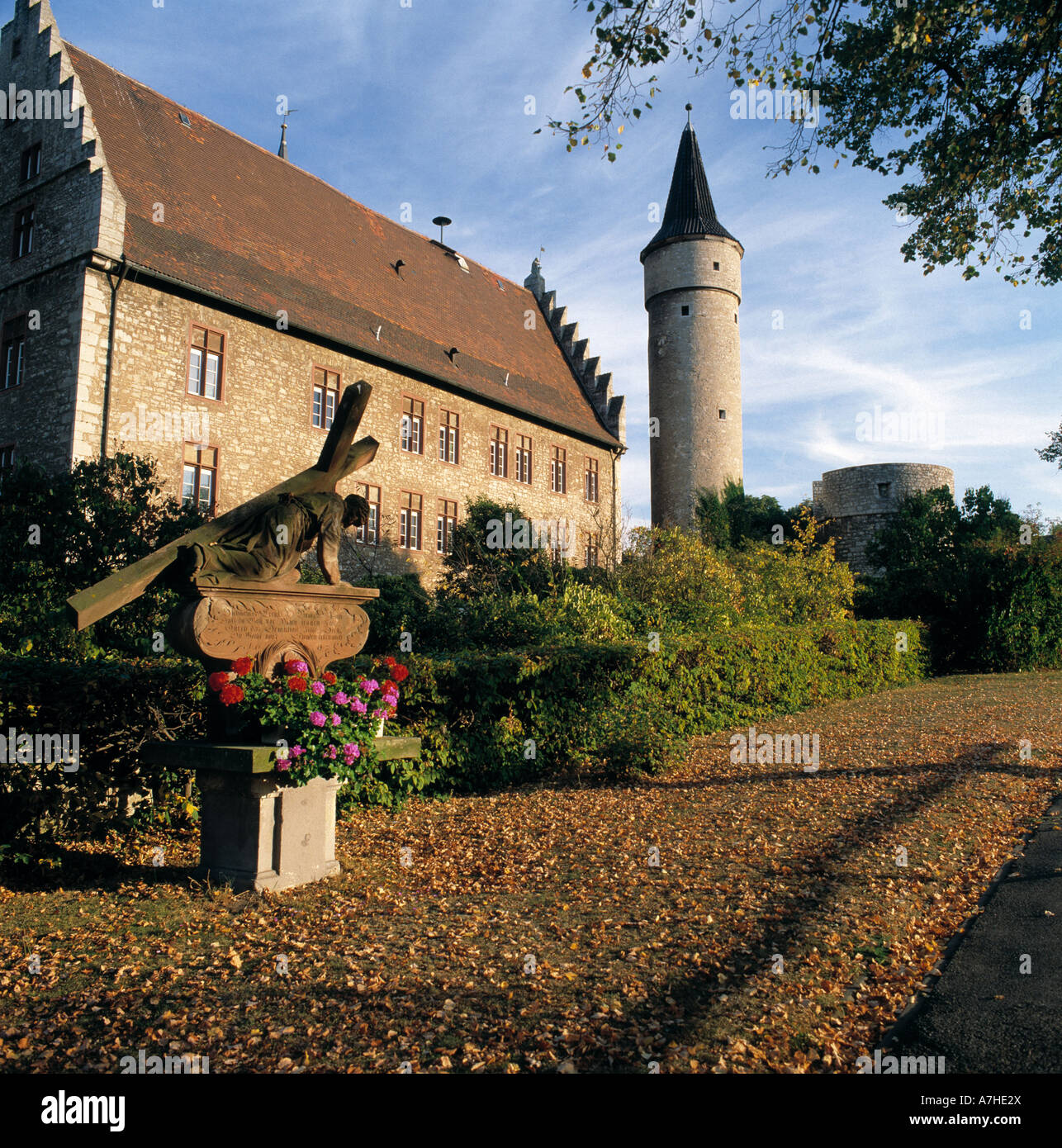 Stadtgraben mit Nikolausturm und Schloss in Ochsenfurt am Main, Unterfranken, Bayern Stock Photo