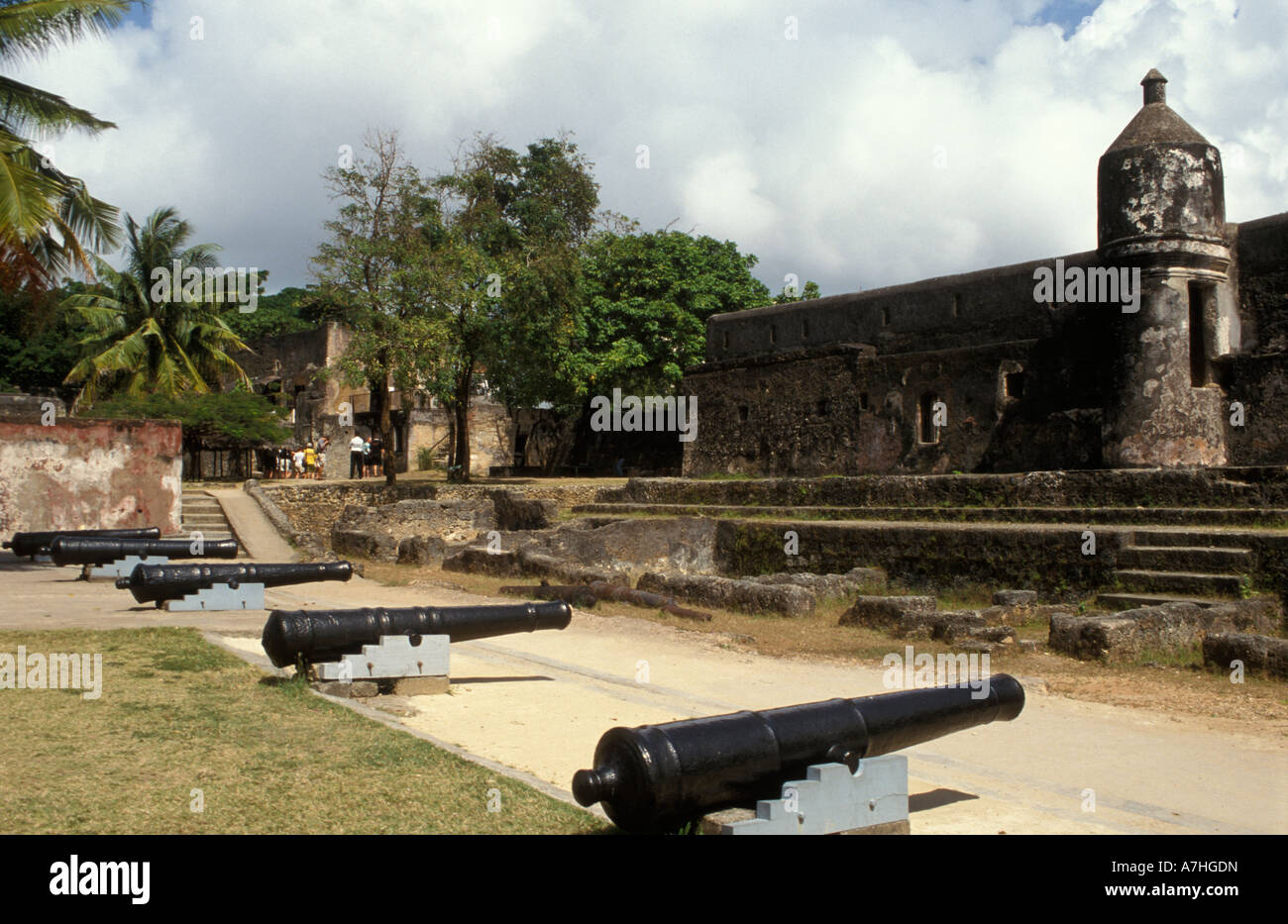 Fort Jesus Was Built By The Portuguese In 1593 Mombasa Kenya Stock fort-jesus-was-built-by-the-portuguese-in-1593-mombasa-kenya-stock