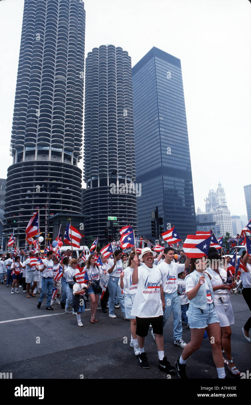 USA, IL, Chicago. Chicago's Puerto Rican Day parade Stock Photo Alamy