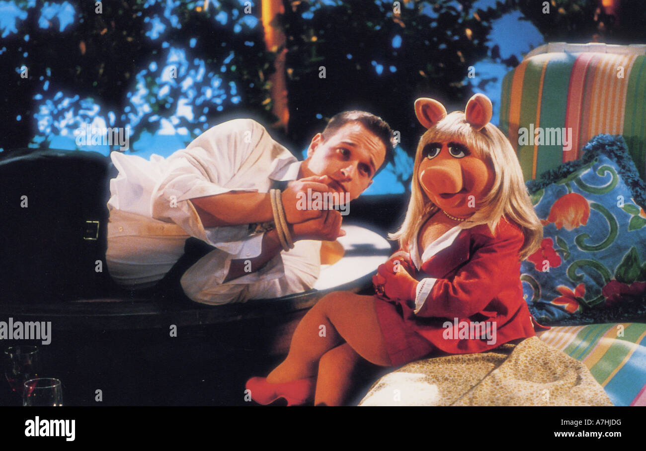 MUPPETS FROM SPACE 1999 Columbia film Stock Photo