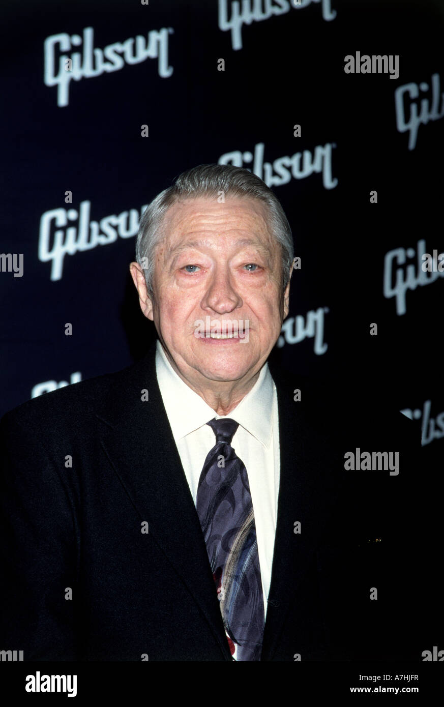 SCOTTY MOORE  (1931-2016) US guitarist who was a member of Elvis Presley's Blue Moon Boys, seen here in 2006 Stock Photo