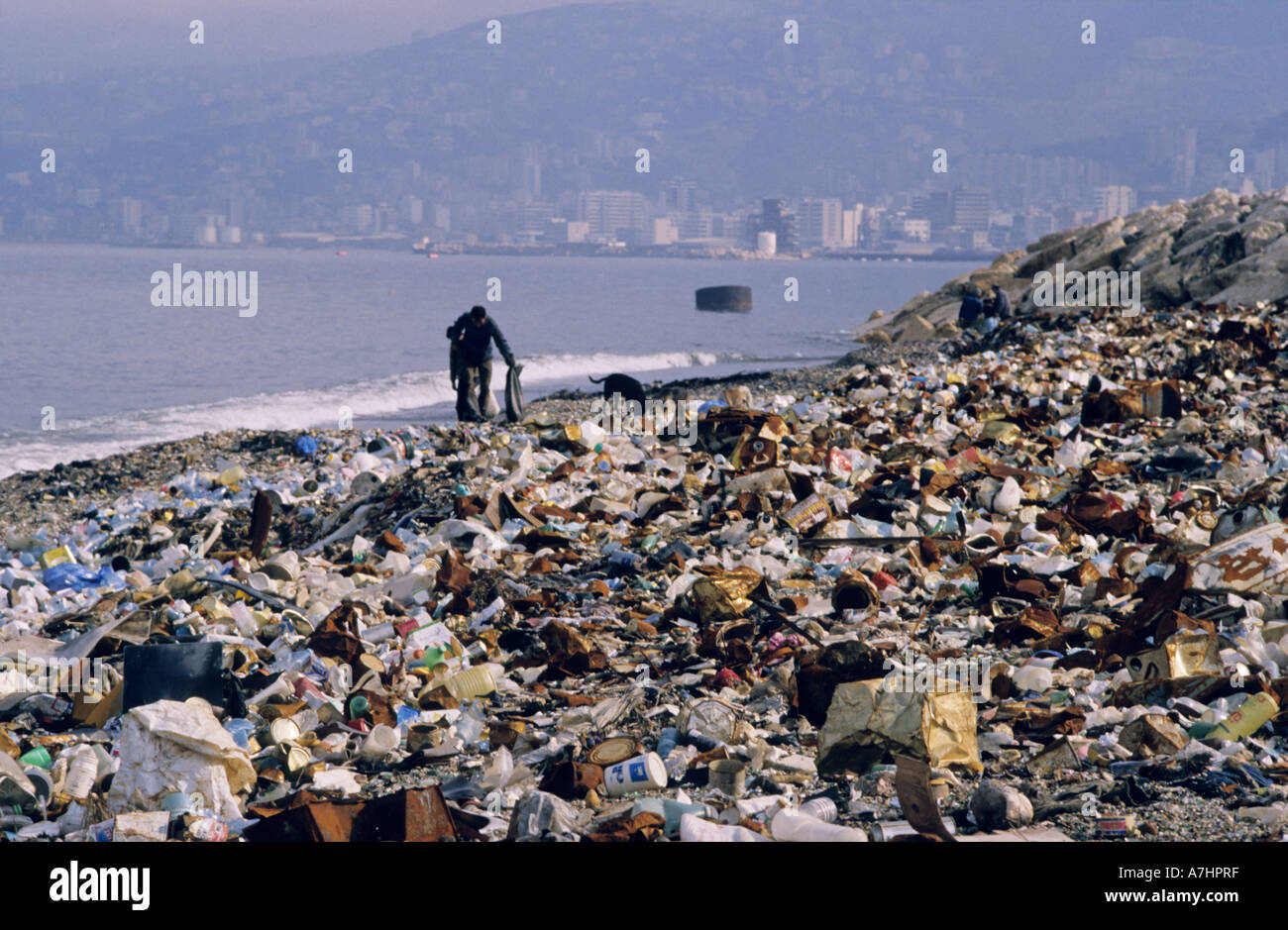 Arabs trash hires stock photography and images Alamy