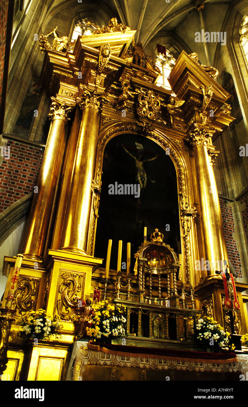 St catherines church altar hi-res stock photography and images - Alamy