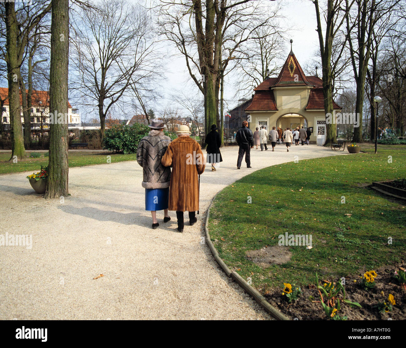 D-Rothenfelde, Osnabrueck Country, nature reserve North Teutoburg Forest-Wiehengebirge, Lower Saxony, people walking in the spa gardens, two older women in fur jacket and fur coat, salt works Stock Photo