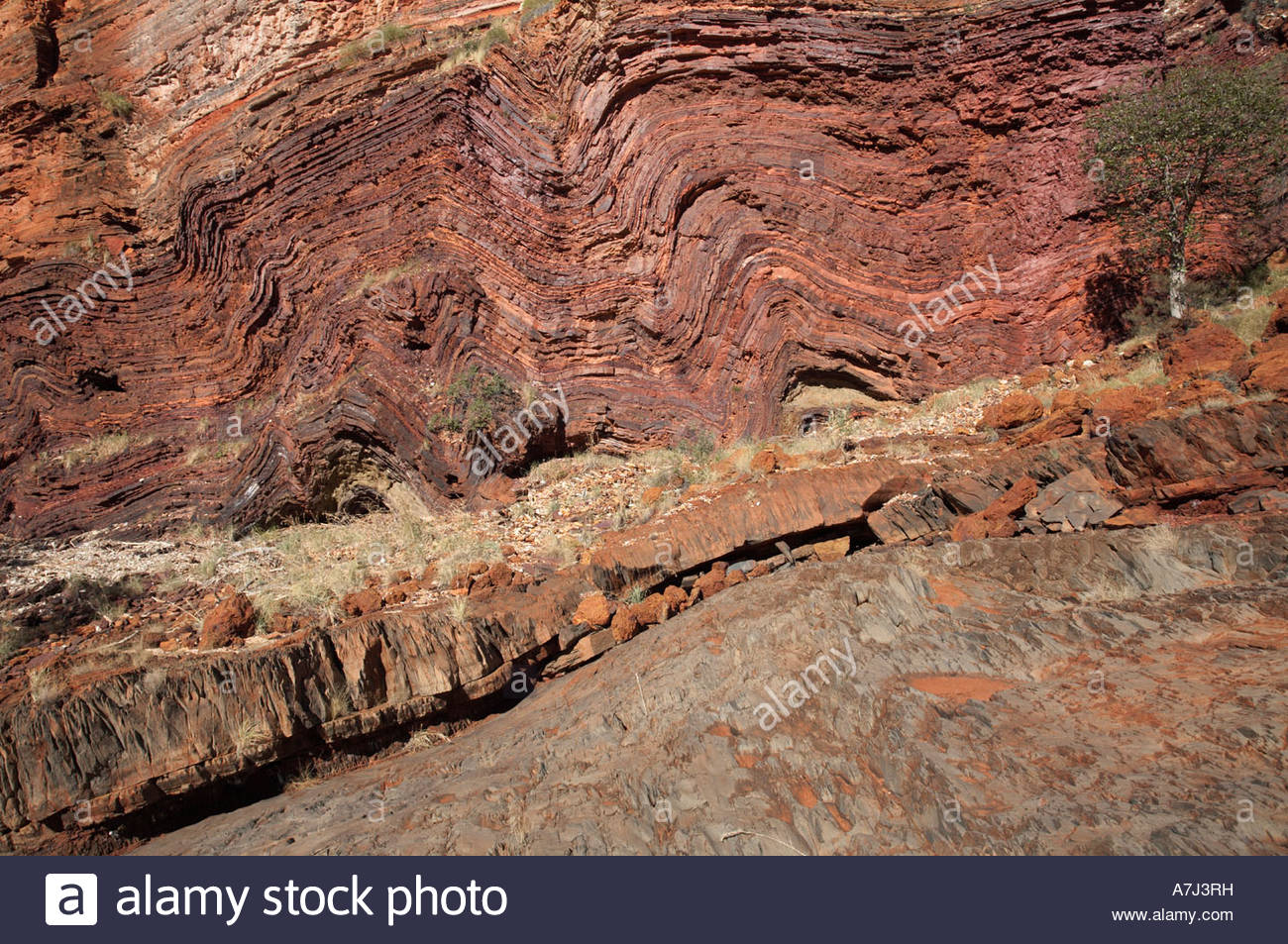 Banded iron rock formations in Hamersley in Karijini National Stock Photo 11849092 Alamy