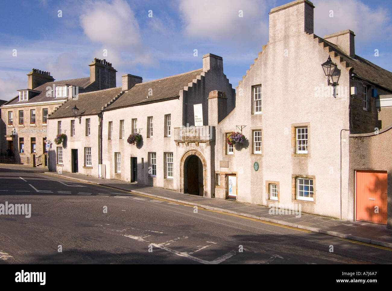 dh Tankerness House KIRKWALL ORKNEY Orkney museum Broad Street entrance scotland Stock Photo