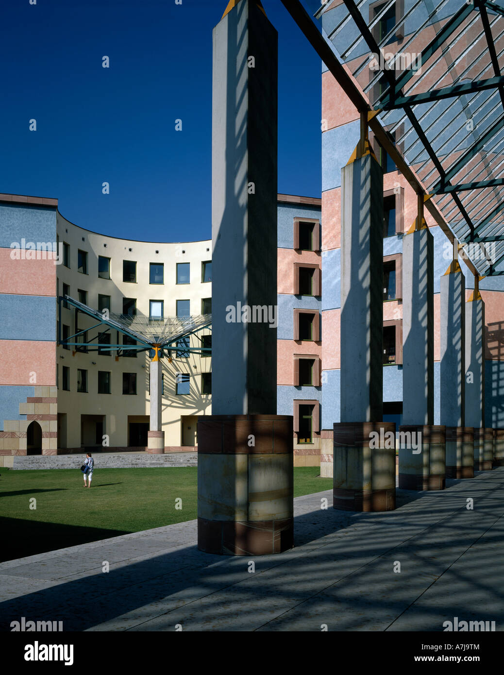 Berlin buildings 1980s hi-res stock photography and images - Alamy