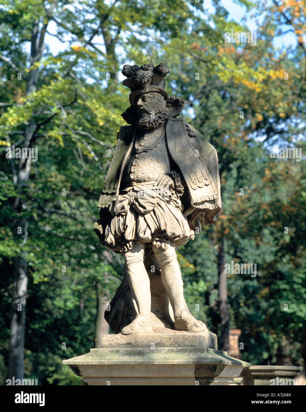 Barockstatue des Koenig Philipp II von Spanien im Tempelgarten in Neuruppin, Ruppiner See, Brandenburg Stock Photo