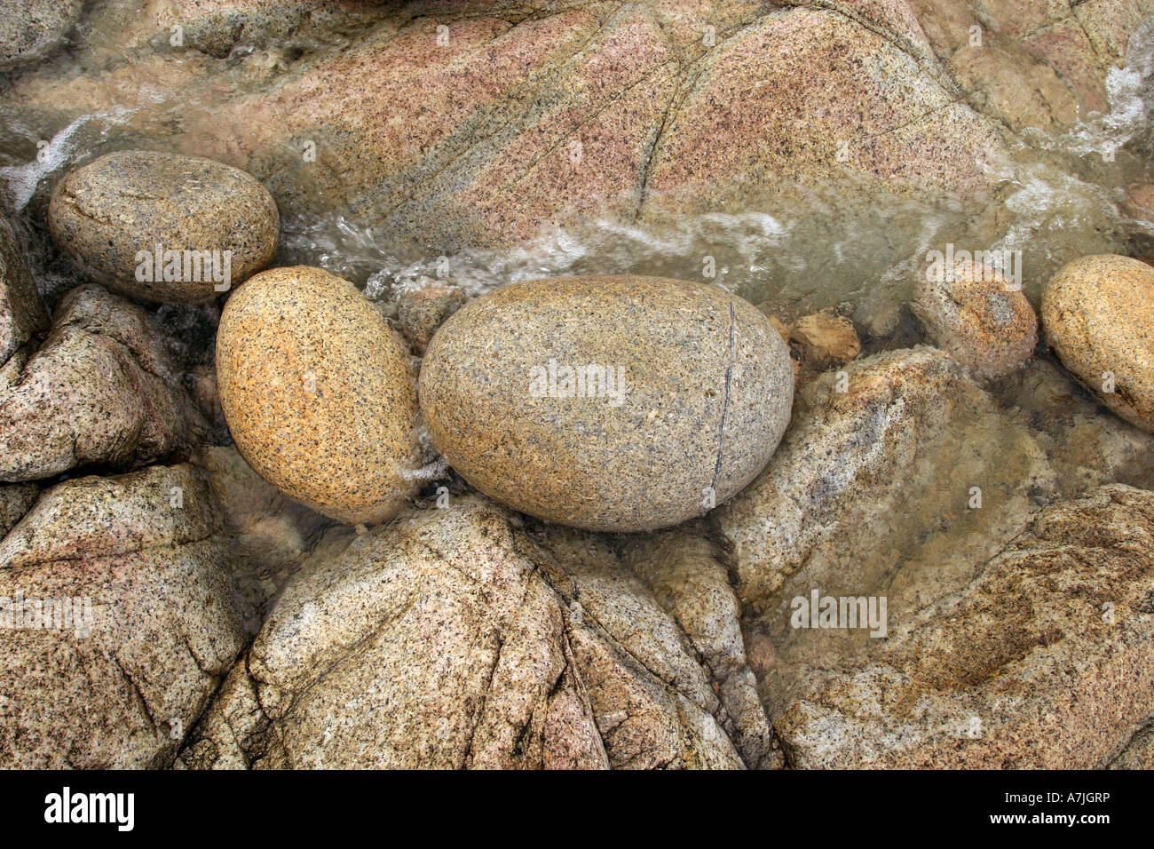 Pebbles in stream hi-res stock photography and images - Alamy