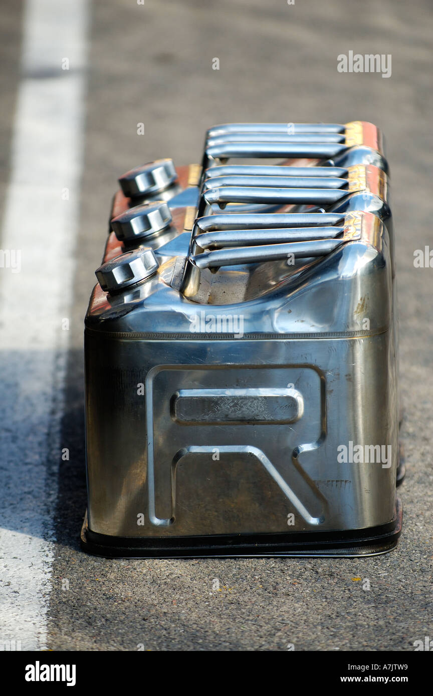 Spare canisters hires stock photography and images Alamy