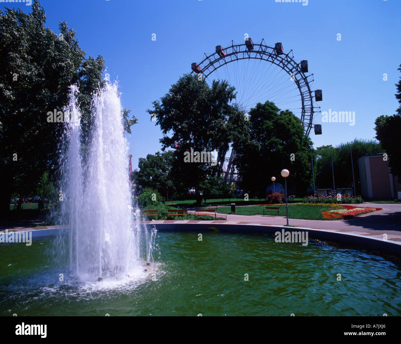 Riesenrad silhouette hi-res stock photography and images - Alamy