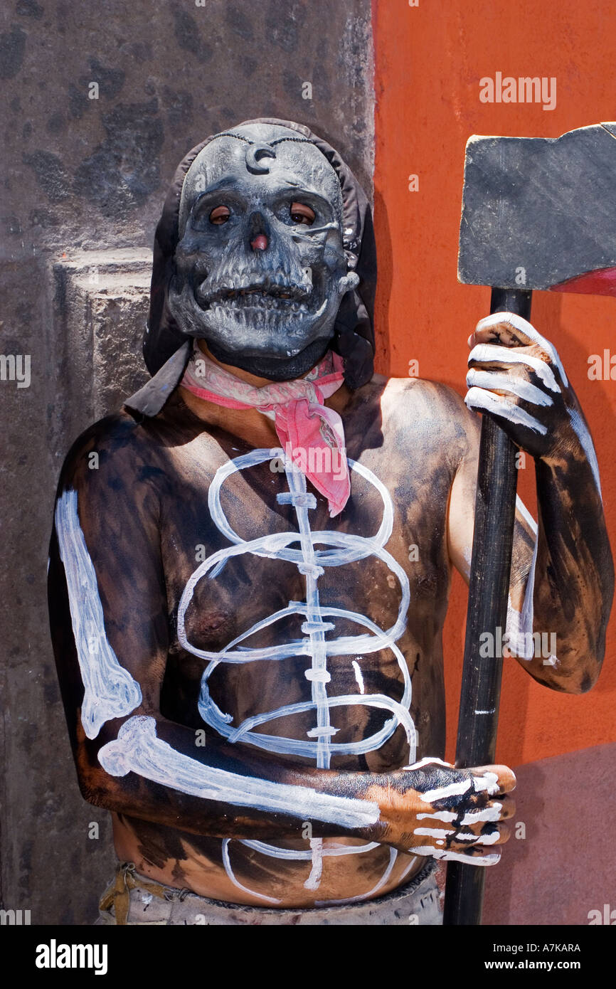 Mexican man in costume as the grim reaper during the Day of the Dead in SAN MIGUEL DE ALLENDE MEXICO Stock Photo