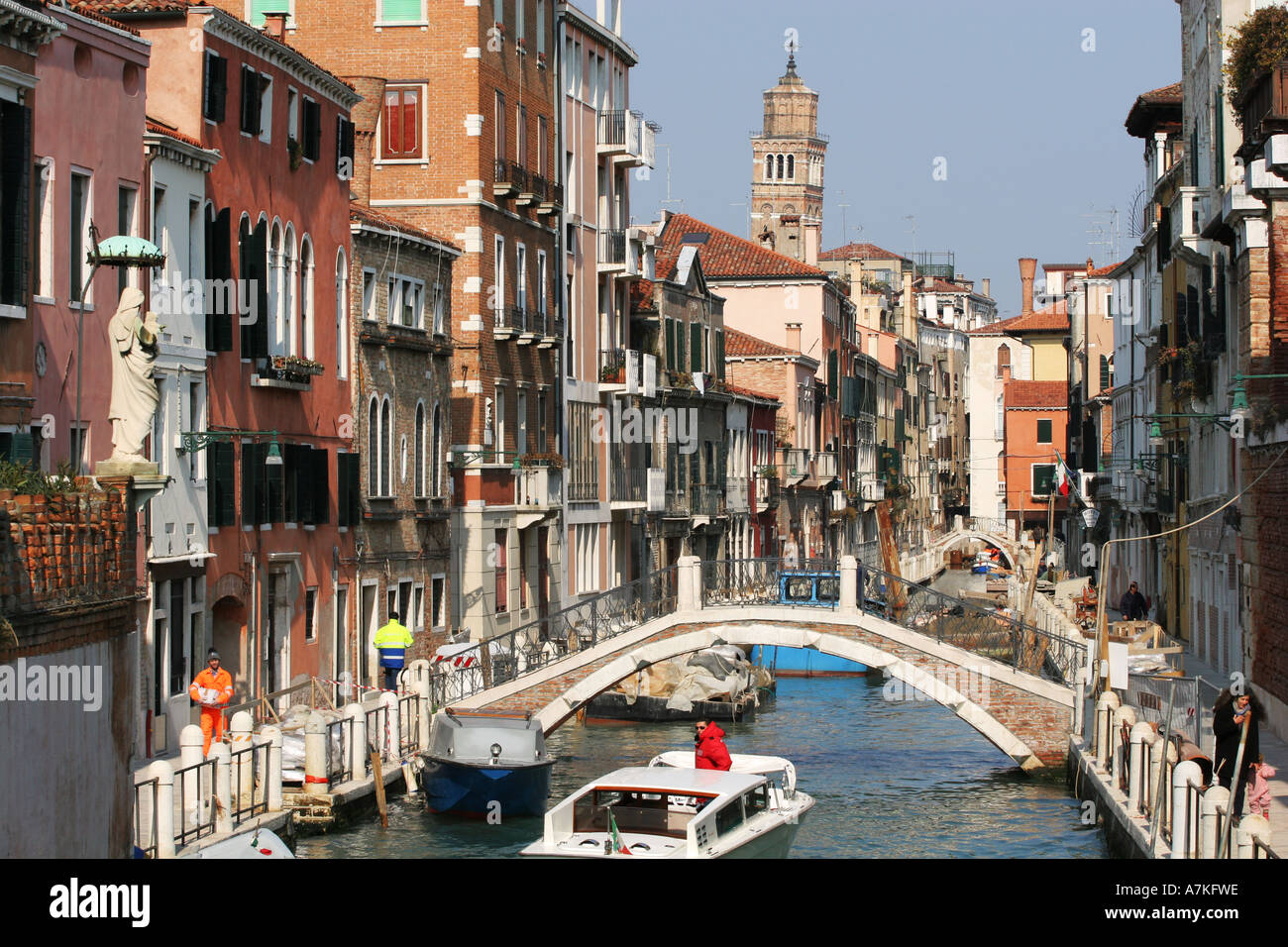 Repairs being made to a Venetian canal, walkways and bridge just off the  Grand Canal, central Venice Italy Europe EU Stock Photo - Alamy, image size:1300x956