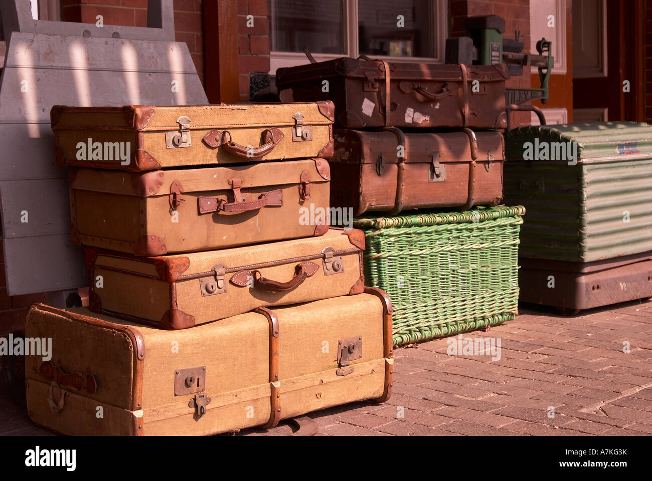 Steamer trunk hi-res stock photography and images - Alamy