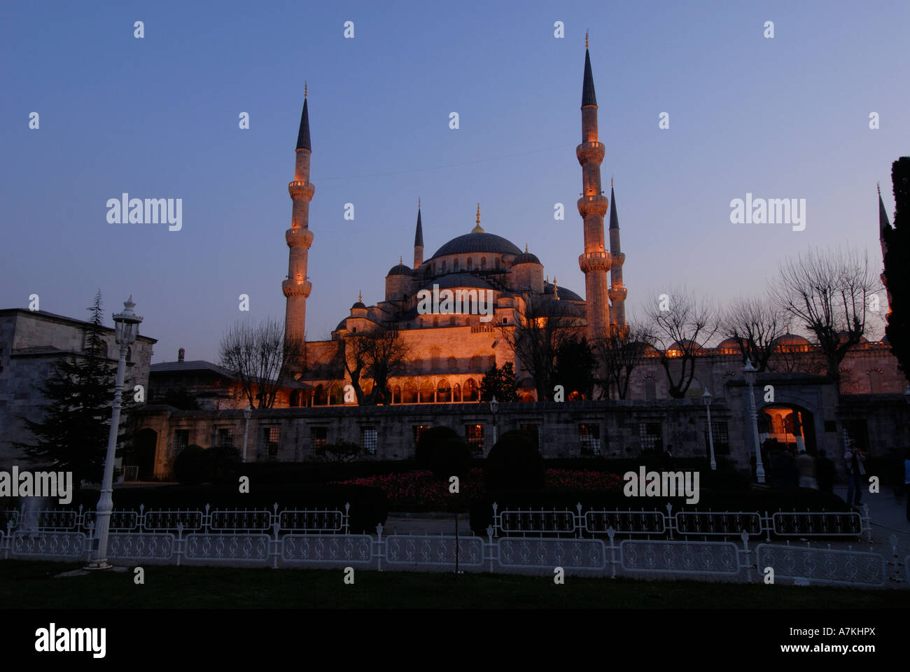 Sultan Ahmet Camii Blue Mosque Istanbul Turkey at dusk Stock Photo - Alamy