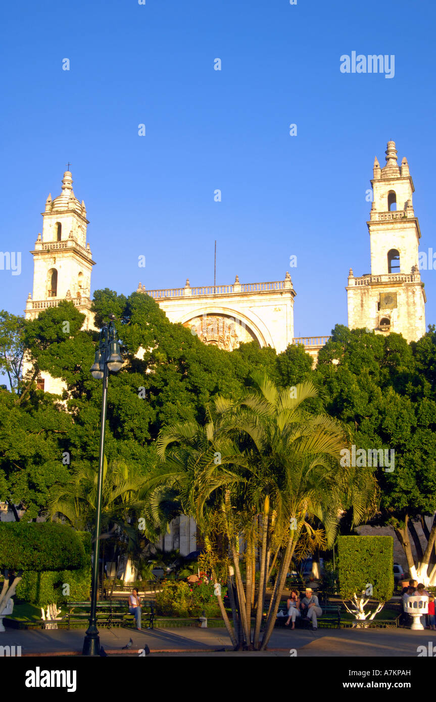 Parque merida yucatan mexico hires stock photography and images Alamy