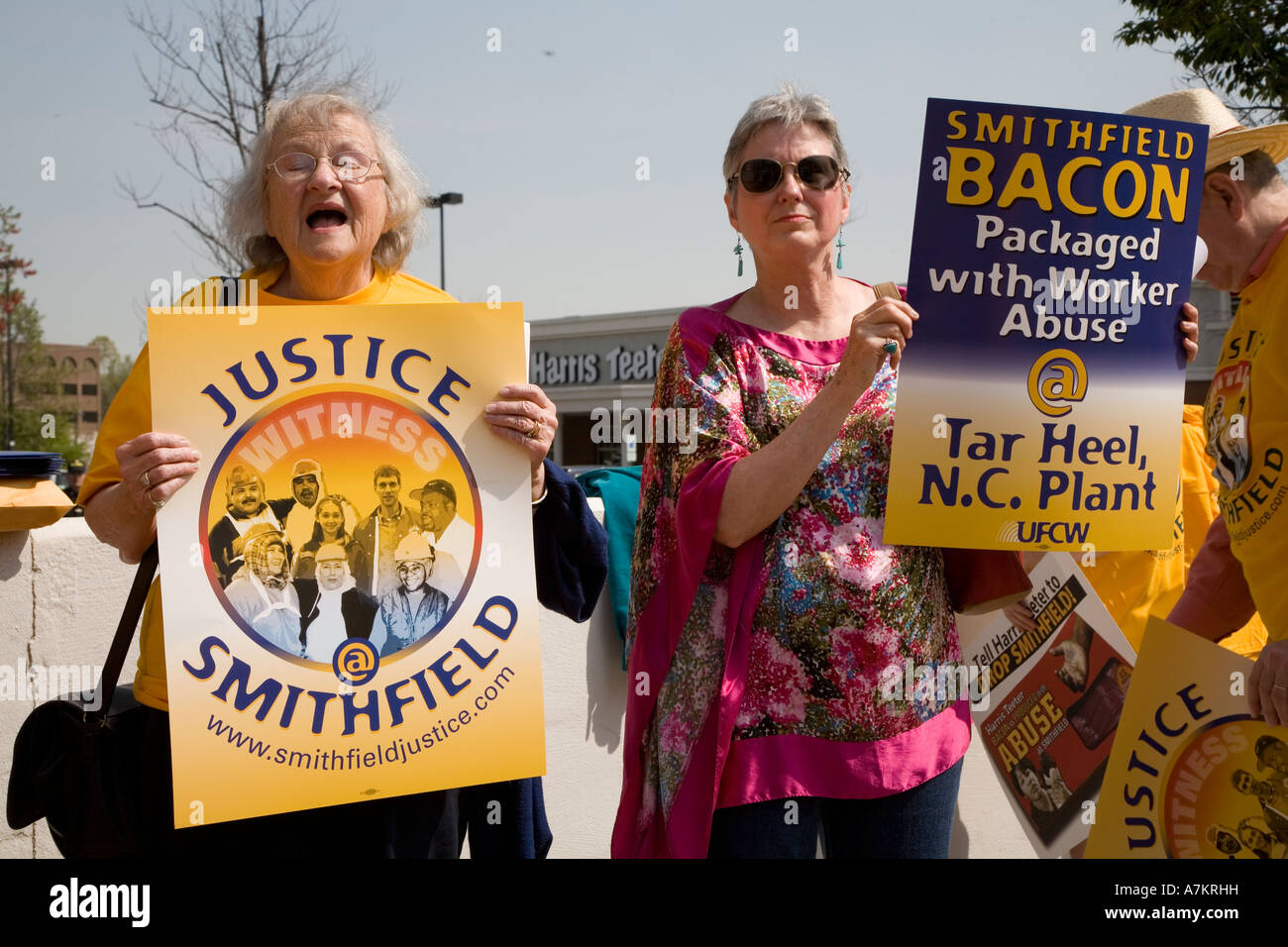 Union Organizing Campaign At Smithfield Foods Stock Photo Alamy union-organizing-campaign-at-smithfield-foods-stock-photo-alamy