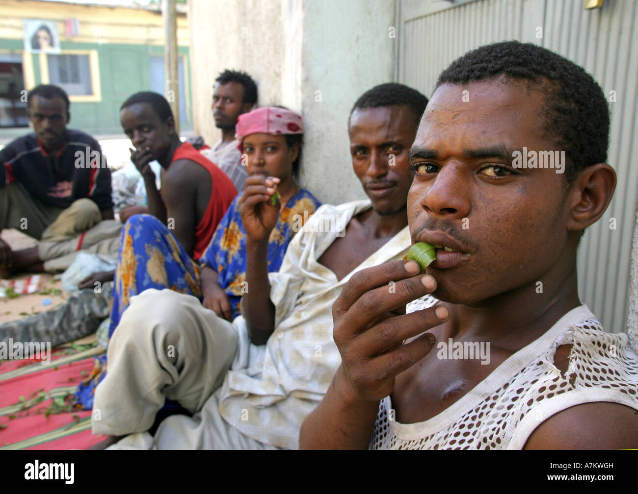 Ethiopia - men chewing chat in the streets of Dire Dawa Stock Photo